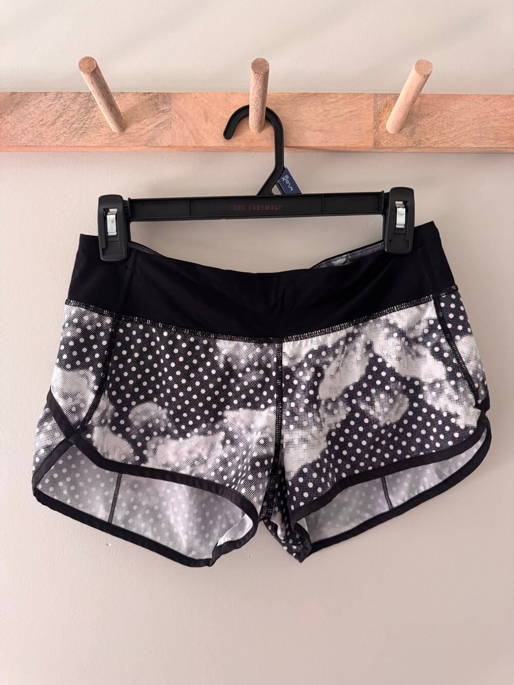 Lululemon Speed Up Short Size 4 Dottie Dream Rose Neutral Blush Black 2.5"